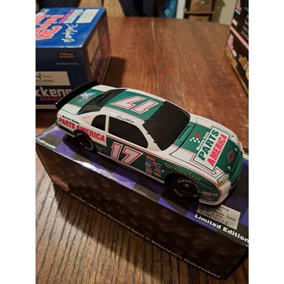Vintage 96 Action Darrell Waltrip Part America Die Cast Nascar Race Car Bank - Picture 8 of 12